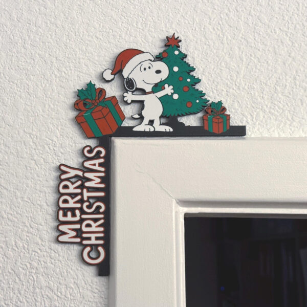 Alternative view of Christmas Snoopy Door Corner