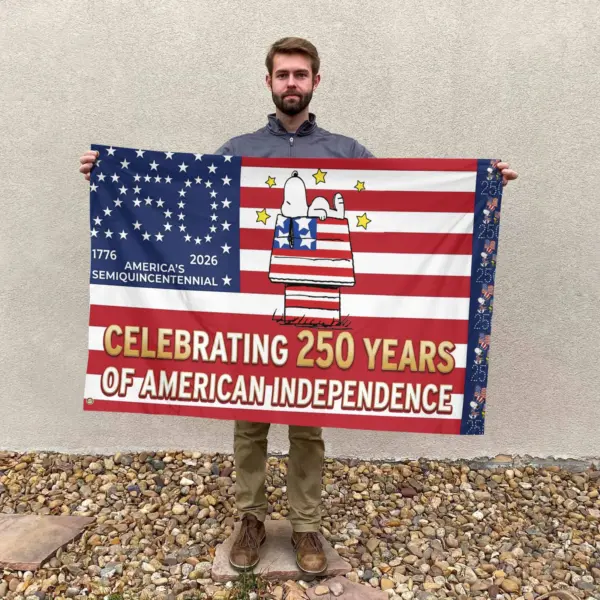 Alternative view of Premium Snoopy 250 Years of Freedom House Flag