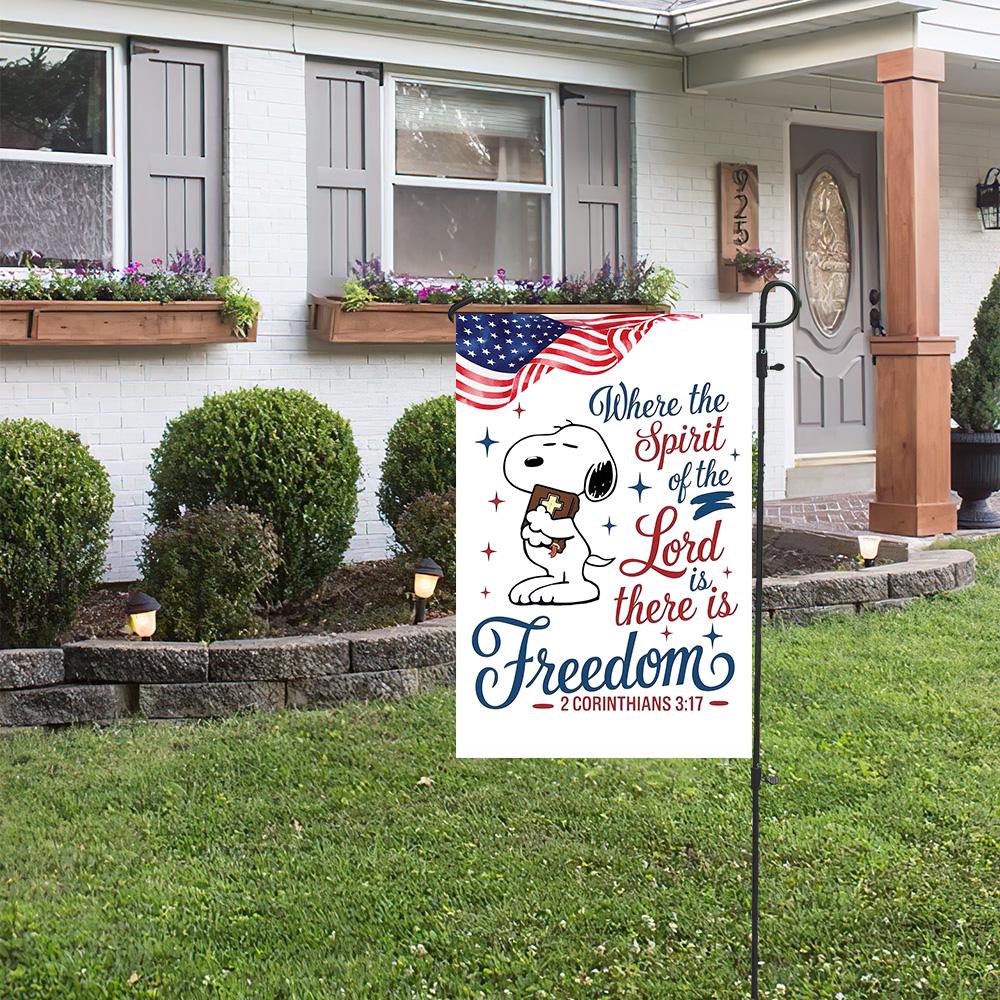 Snoopy America Freedom Garden Flag - Image 2