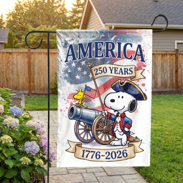 Snoopy 250 Years of America Garden Flag