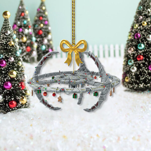 Alternative view of Star Trek Space Station Deep Space Nine Christmas Ornament