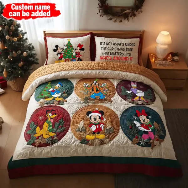 Personalized Mickey & Friends Christmas Quilt Bedding Set-THK136582