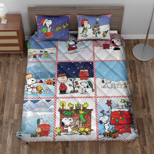 Alternative view of Snoopy Peanuts Winter Christmas Quilt Bedding Set